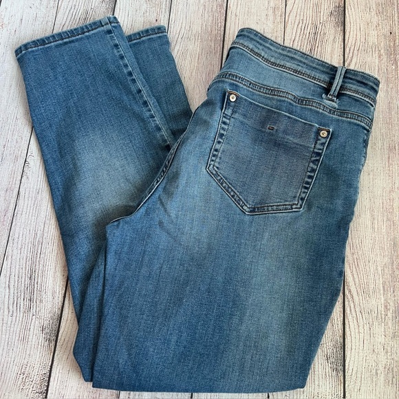 J. JILL Authentic Fit Slim Ankle Jeans 12 - Picture 1 of 6